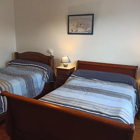 Convivial Avec 3 Chambres, Proche Du Patrimoine Historique, Cour Et équipements Inclus - Fr-1-589-38 *