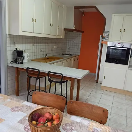 Tatil Evi Convivial Avec 3 Chambres, Proche Du Patrimoine Historique, Cour Et Equipements Inclus - Fr-1-589-38 *