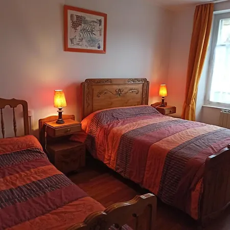 Tatil Evi Convivial Avec 3 Chambres, Proche Du Patrimoine Historique, Cour Et Equipements Inclus - Fr-1-589-38