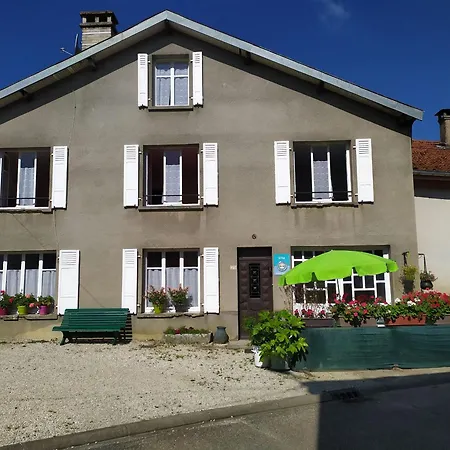 Séjour à la campagne Convivial Avec 3 Chambres, Proche Du Patrimoine Historique, Cour Et équipements Inclus - Fr-1-589-38 Aouze