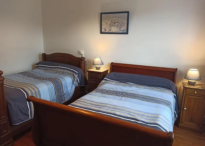 Convivial Avec 3 Chambres, Proche Du Patrimoine Historique, Cour Et Equipements Inclus - Fr-1-589-38 *