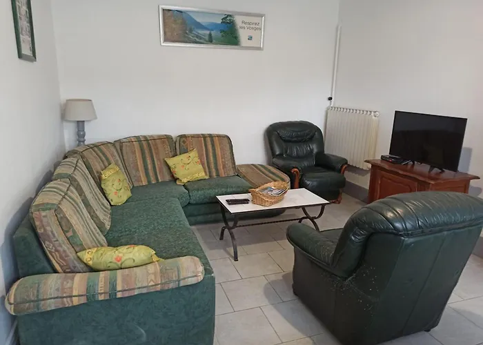 Convivial Avec 3 Chambres, Proche Du Patrimoine Historique, Cour Et Equipements Inclus - Fr-1-589-38 Prázdninový dům