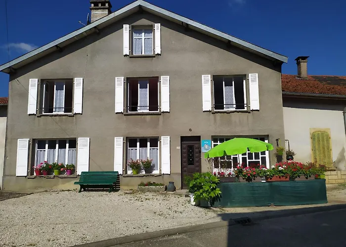 Prázdninový dům Convivial Avec 3 Chambres, Proche Du Patrimoine Historique, Cour Et Equipements Inclus - Fr-1-589-38 Aouze